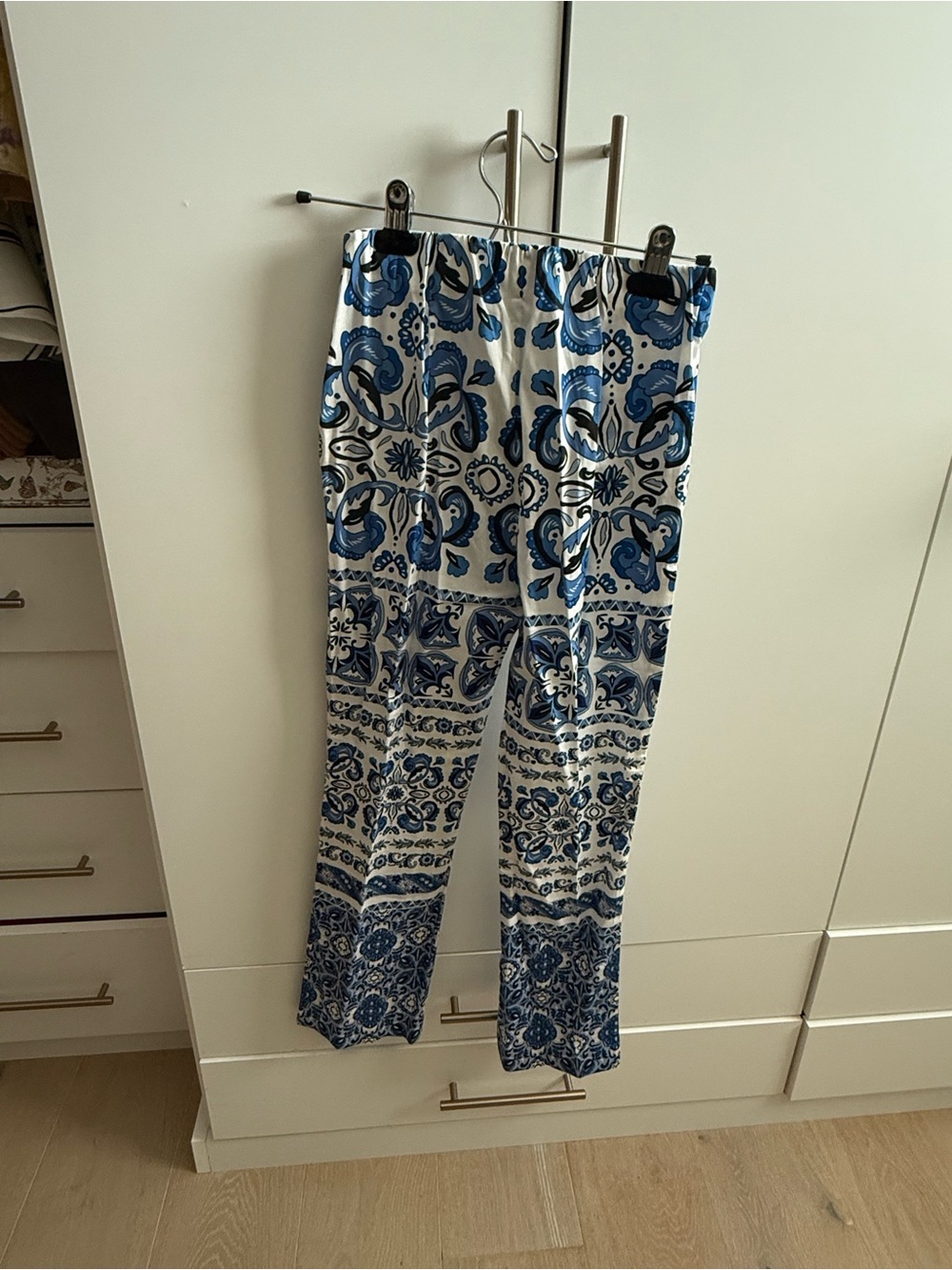 Tuckernuck Blue and White Floral-Scroll side zipper Pants
NWT never worn - Picture 2 of 4